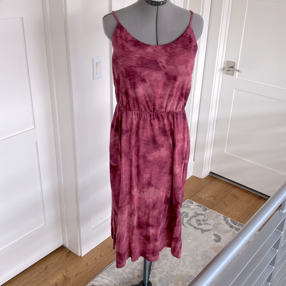 Old Navy Dresses & Skirts - Old Navy Tie Die Waist Defined Midi Dress Burgundy L